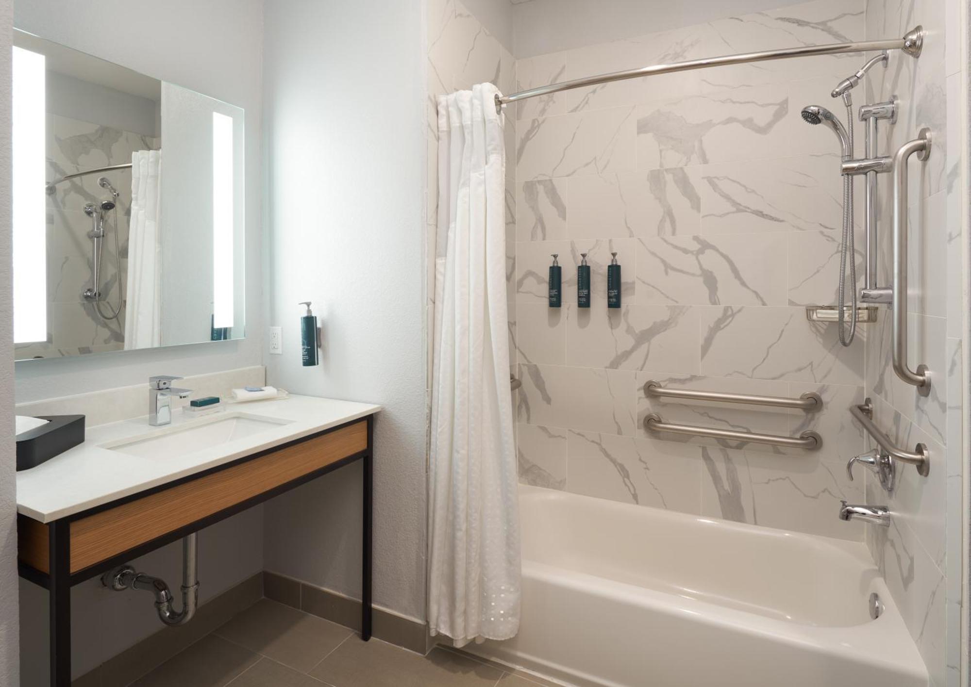 Doubletree By Hilton Houston Westchase Hotel Eksteriør billede